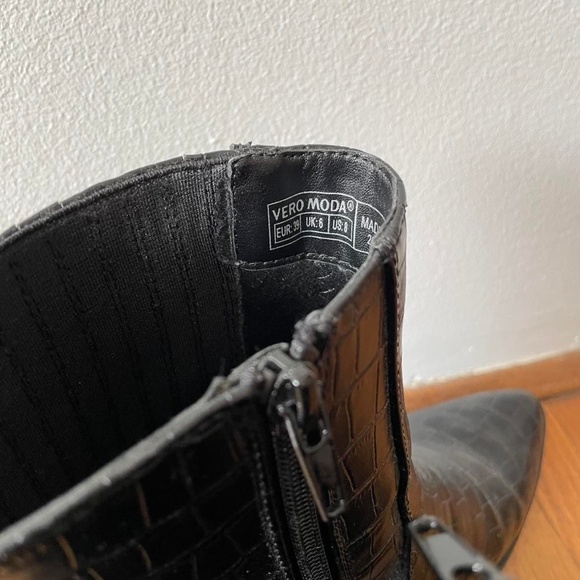 Black Croc Skin Boots - Picture 7 of 7